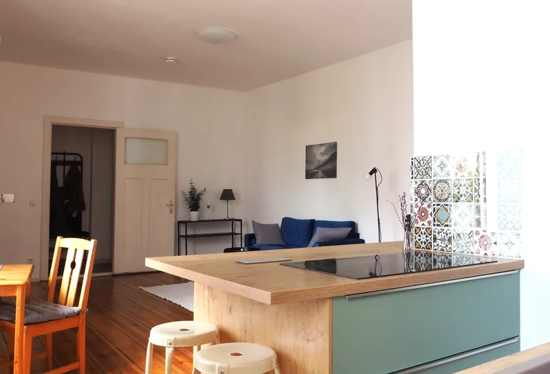 Sanierte möblierte Altbauwohnung im Bötzowkiez - Prenzlauer Berg für 12 Monate — photo 1